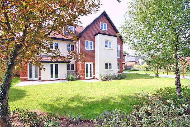 Fir Tree Court, Limpsfield Road